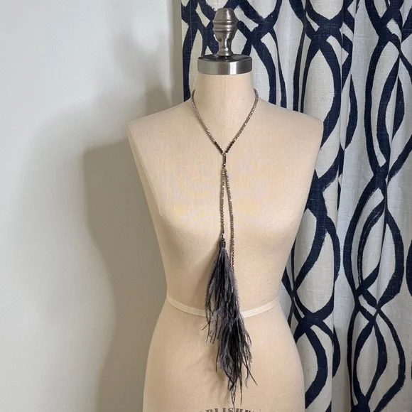 LUCKY BRAND Gray/Black Feather & Czech Crystal Lariat Necklace - Picture 1 of 7